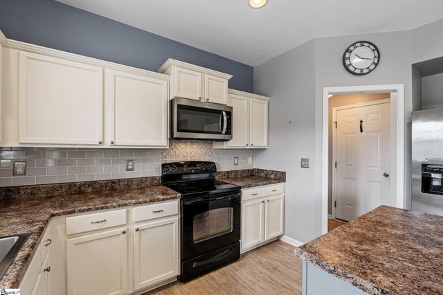 27 Madeline Circle, Taylors, SC 29687