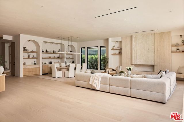 13062 Dickens Street, Studio City (los Angeles), CA 91604