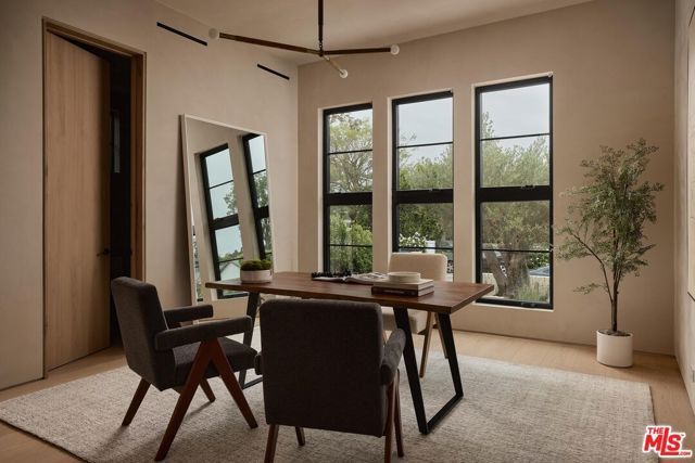 13062 Dickens Street, Studio City (los Angeles), CA 91604