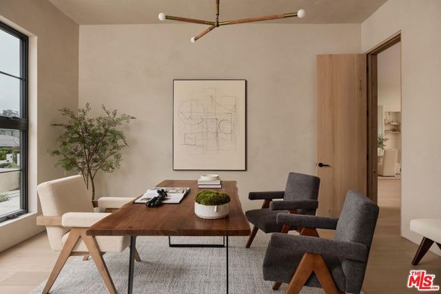 13062 Dickens Street, Studio City (los Angeles), CA 91604