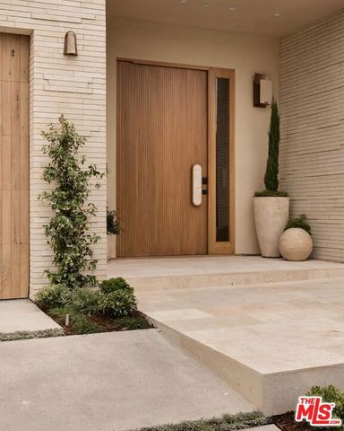 13062 Dickens Street, Studio City (los Angeles), CA 91604