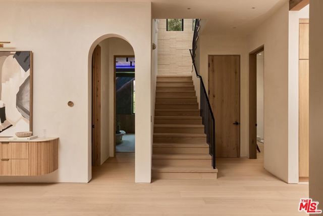 13062 Dickens Street, Studio City (los Angeles), CA 91604