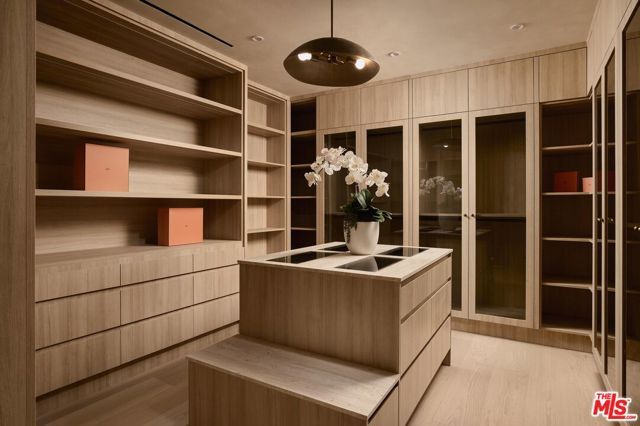 13062 Dickens Street, Studio City (los Angeles), CA 91604