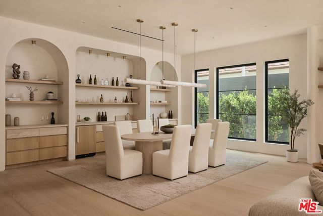 13062 Dickens Street, Studio City (los Angeles), CA 91604