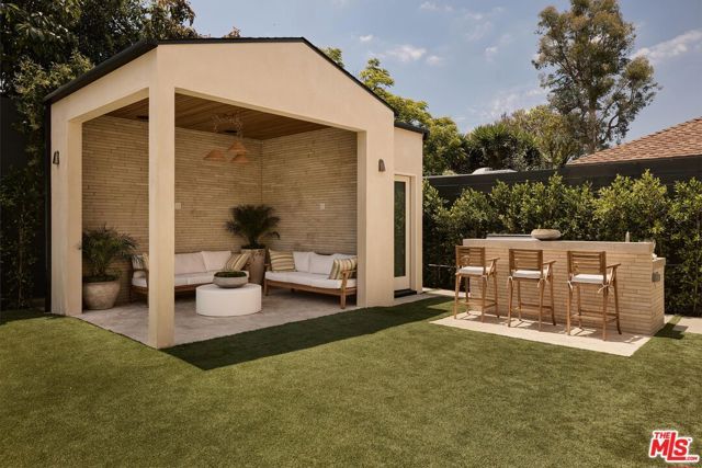 13062 Dickens Street, Studio City (los Angeles), CA 91604