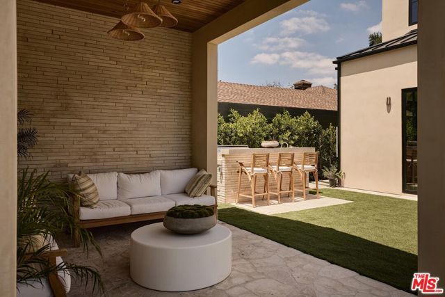 13062 Dickens Street, Studio City (los Angeles), CA 91604