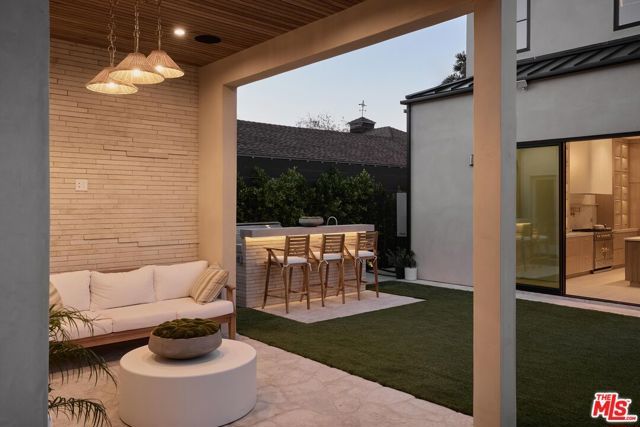 13062 Dickens Street, Studio City (los Angeles), CA 91604