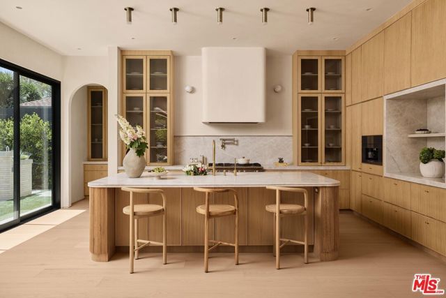 13062 Dickens Street, Studio City (los Angeles), CA 91604