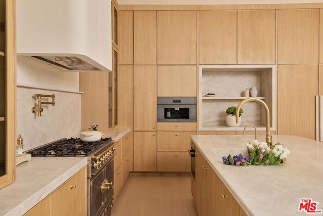 13062 Dickens Street, Studio City (los Angeles), CA 91604