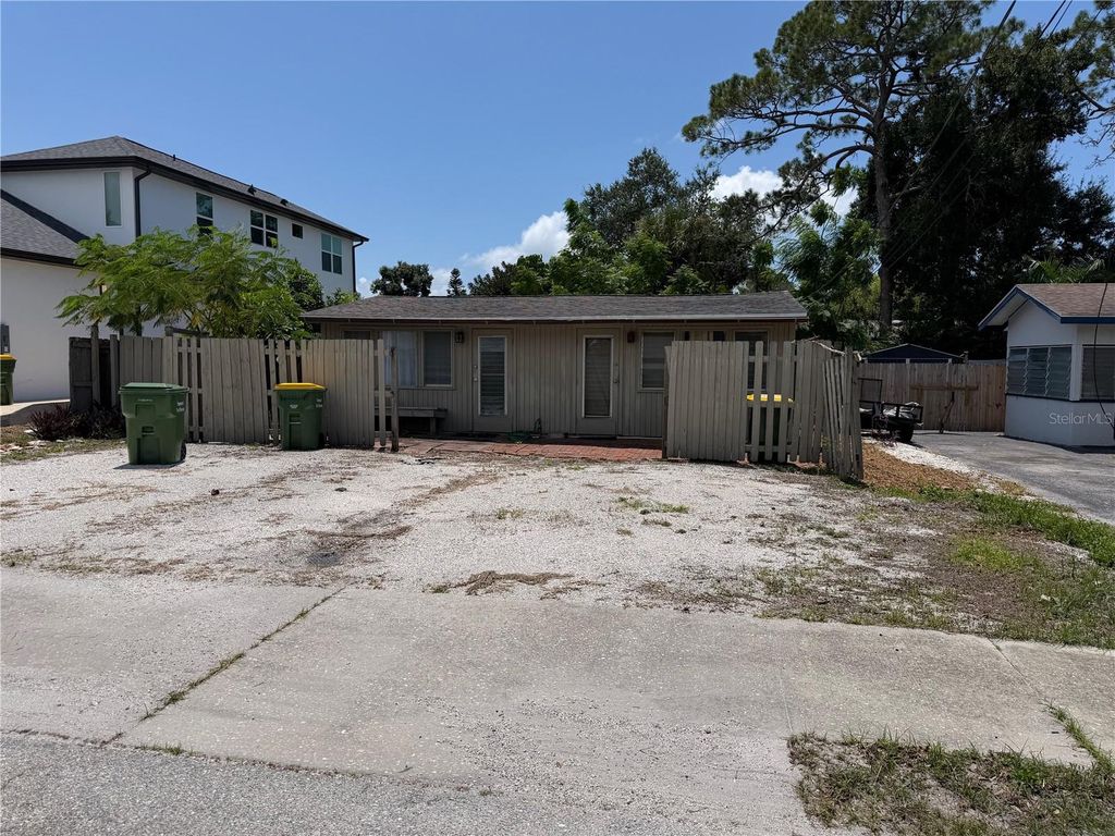 902 HIGHLAND ST STREET, SARASOTA, FL 34234 — exterior