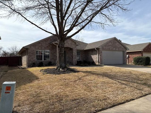 8204 Montecito Drive, Denton, TX 76210