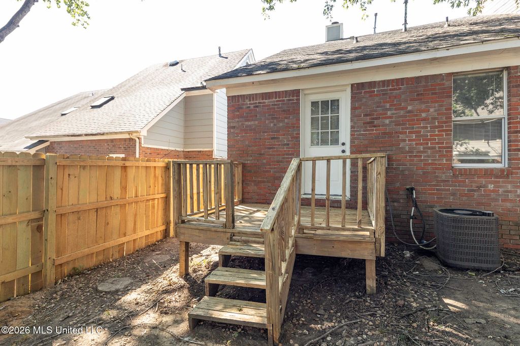 1554 Joy Boulevard, Horn Lake, MS 38637 — photo 2