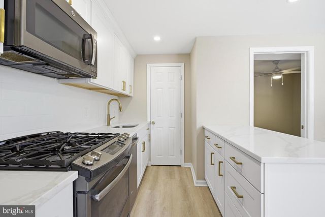 332 WHITE AVE, Linwood, PA 19061