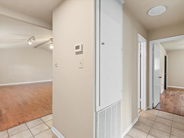 9811 Charter Ridge Drive, Houston, TX 77070