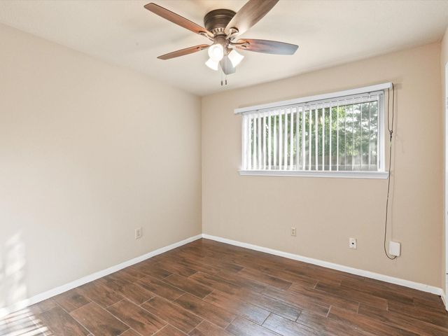 9811 Charter Ridge Drive, Houston, TX 77070