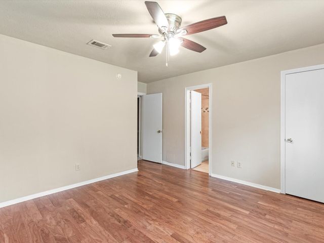 9811 Charter Ridge Drive, Houston, TX 77070