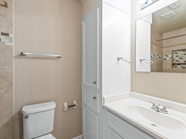 9811 Charter Ridge Drive, Houston, TX 77070