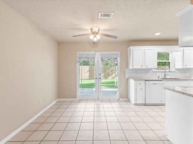 9811 Charter Ridge Drive, Houston, TX 77070