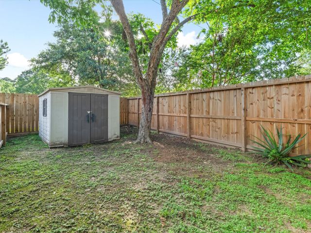 9811 Charter Ridge Drive, Houston, TX 77070