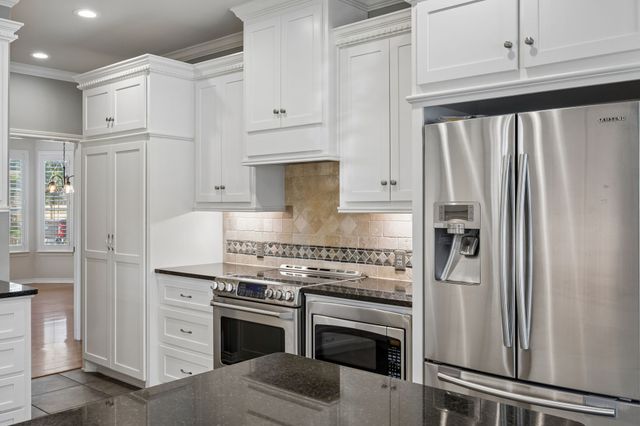 3323 Shellbrook Court, Arlington, TX 76016