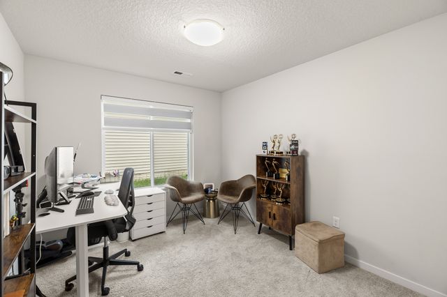4406 E 44th Street, Des Moines, IA 50317