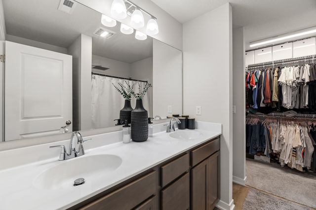 4406 E 44th Street, Des Moines, IA 50317
