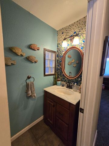 401 Montrose Ct, Modesto, CA 95355