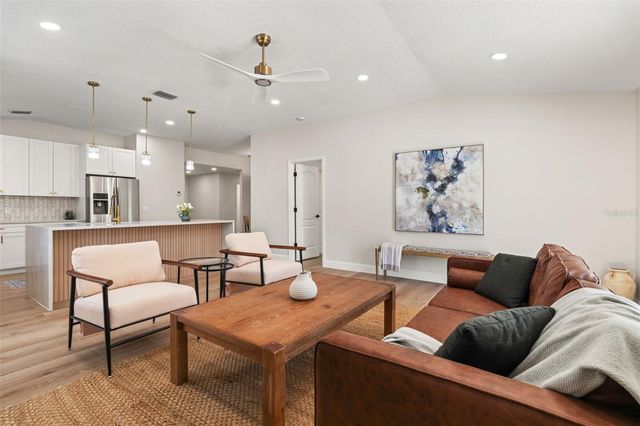 10221 N WOODMERE ROAD, Tampa, FL 33617