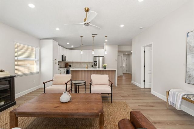 10221 N WOODMERE ROAD, Tampa, FL 33617