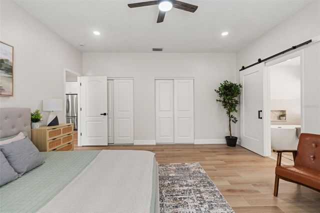 10221 N WOODMERE ROAD, Tampa, FL 33617