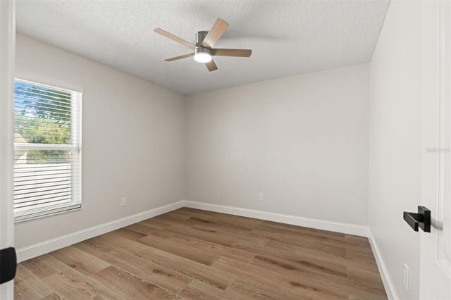 10221 N WOODMERE ROAD, Tampa, FL 33617