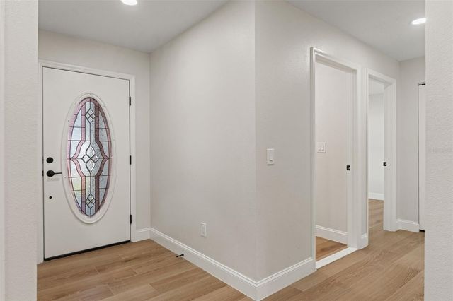 10221 N WOODMERE ROAD, Tampa, FL 33617