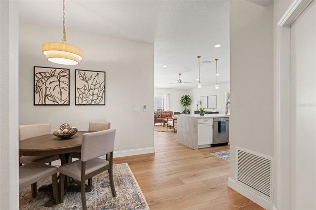 10221 N WOODMERE ROAD, Tampa, FL 33617