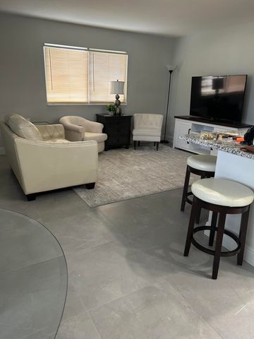 746 Flanders N, Delray Beach, FL 33484