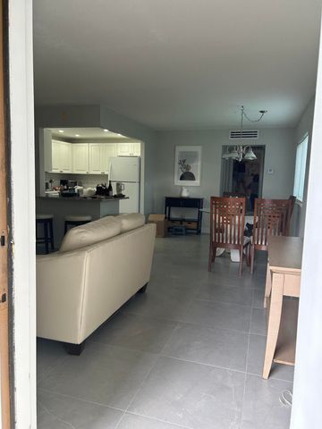 746 Flanders N, Delray Beach, FL 33484