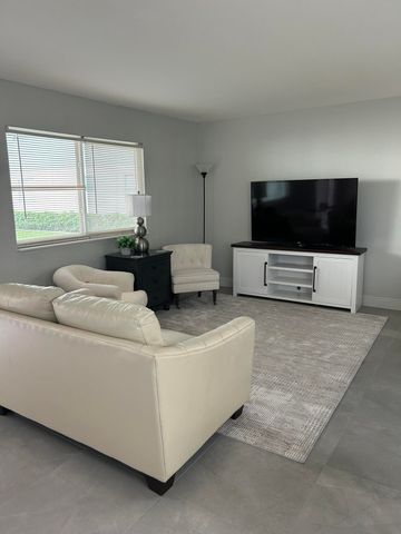 746 Flanders N, Delray Beach, FL 33484