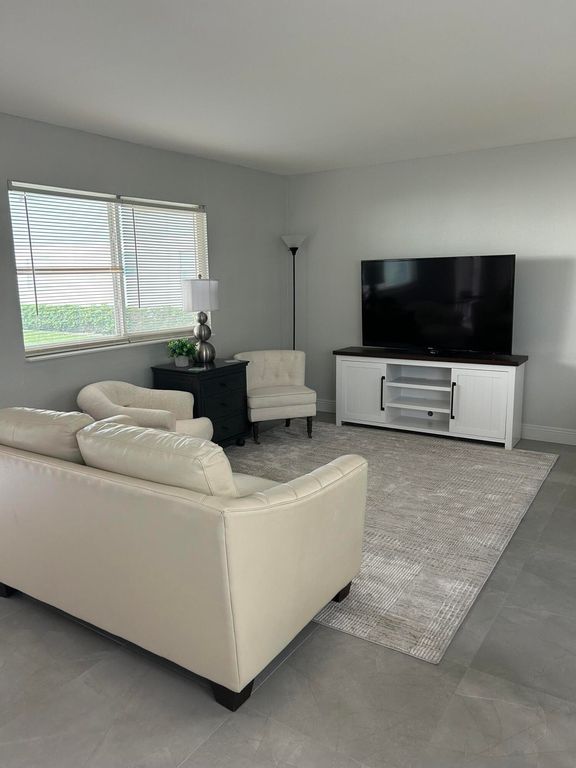 746 Flanders N, Delray Beach, FL 33484