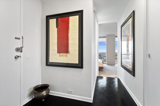 340 W Diversey Parkway 1616, Chicago, IL 60657