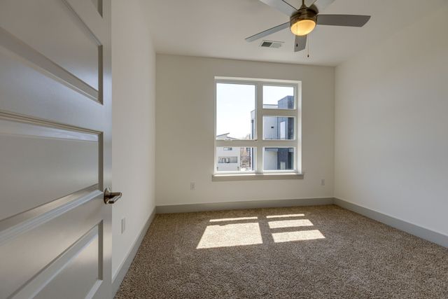 542 Southgate Ave Apt 210, Nashville, TN 37203
