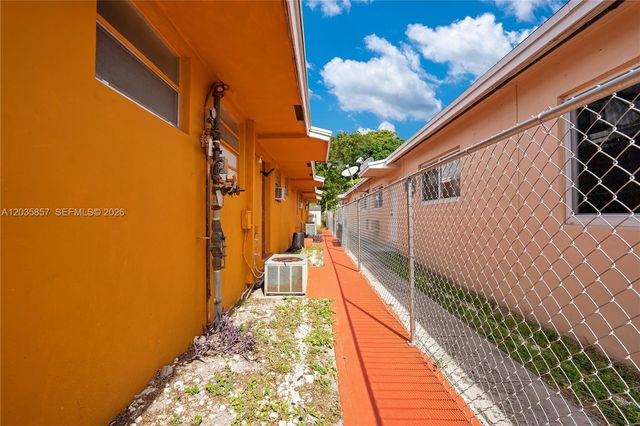 129-131 SE 5th Street, Hallandale Beach, FL 33009