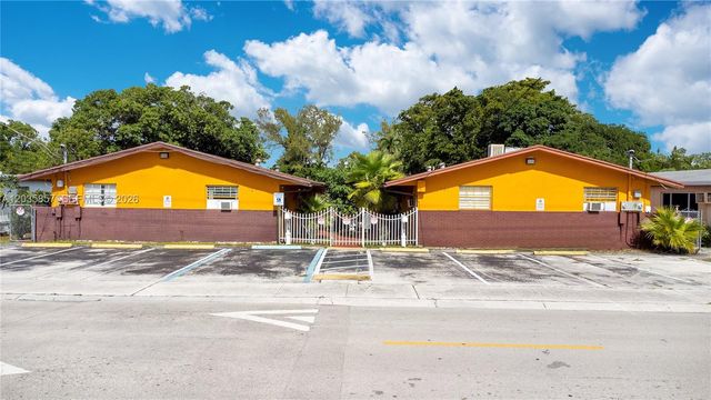 129-131 SE 5th Street, Hallandale Beach, FL 33009