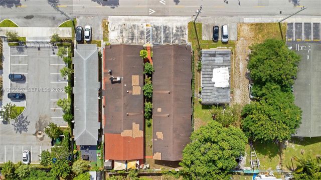 129-131 SE 5th Street, Hallandale Beach, FL 33009