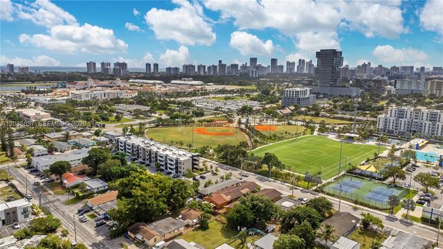 129-131 SE 5th Street, Hallandale Beach, FL 33009