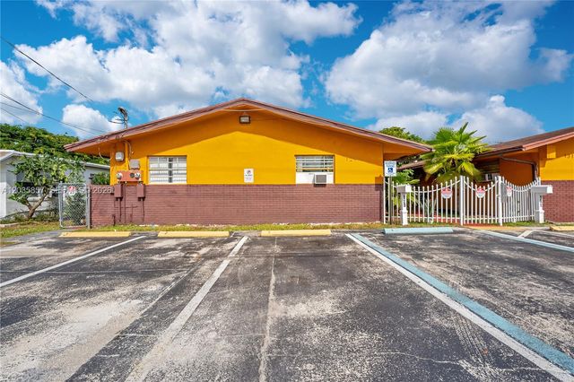 129-131 SE 5th Street, Hallandale Beach, FL 33009