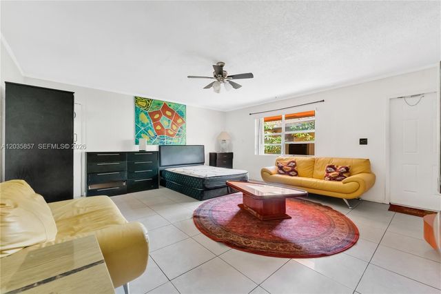 129-131 SE 5th Street, Hallandale Beach, FL 33009