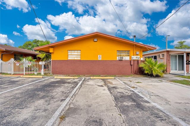 129-131 SE 5th Street, Hallandale Beach, FL 33009
