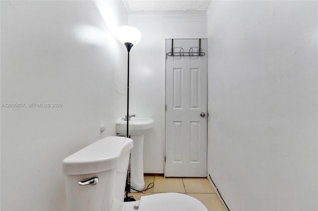 129-131 SE 5th Street, Hallandale Beach, FL 33009