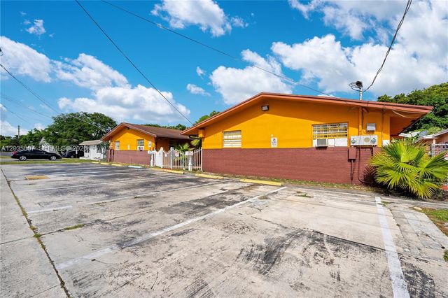 129-131 SE 5th Street, Hallandale Beach, FL 33009