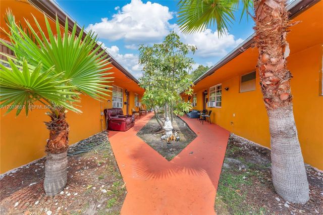 129-131 SE 5th Street, Hallandale Beach, FL 33009