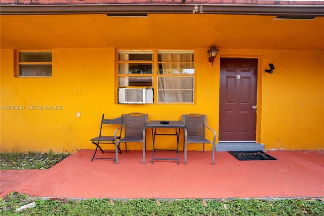 129-131 SE 5th Street, Hallandale Beach, FL 33009